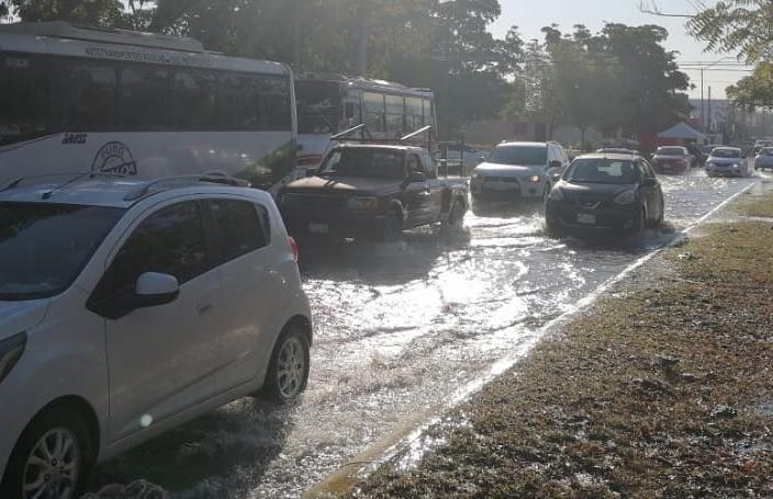 Se registra mega fuga de agua potable en Chulavista, al norte de Mazatlán