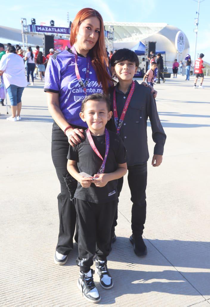 $!Orquídea, Nathan y Didier González.