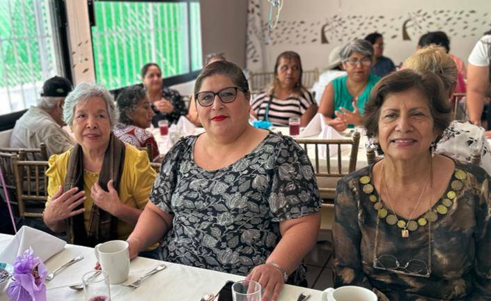 Festejan a los abuelos en el Centro de Asistencia Social Fundación Letty Coppel