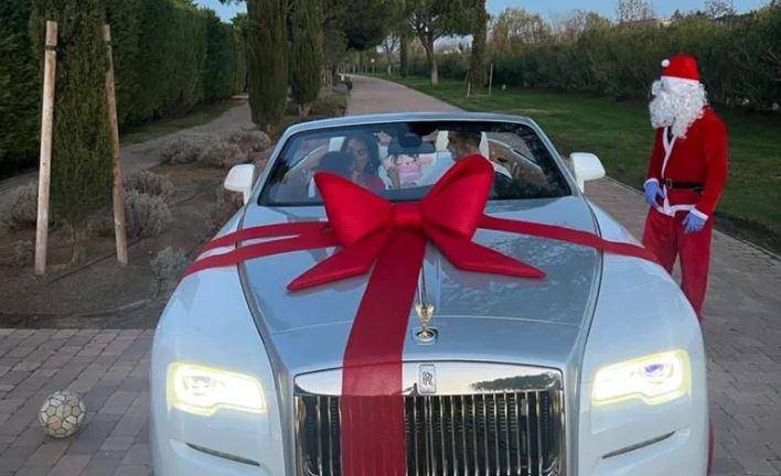 El auto está valorado en más de 330 mil dólares.