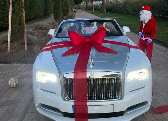 ¡Un Rolls Royce!, el regalo de Navidad que recibió Cristiano Ronaldo de su esposa Georgina