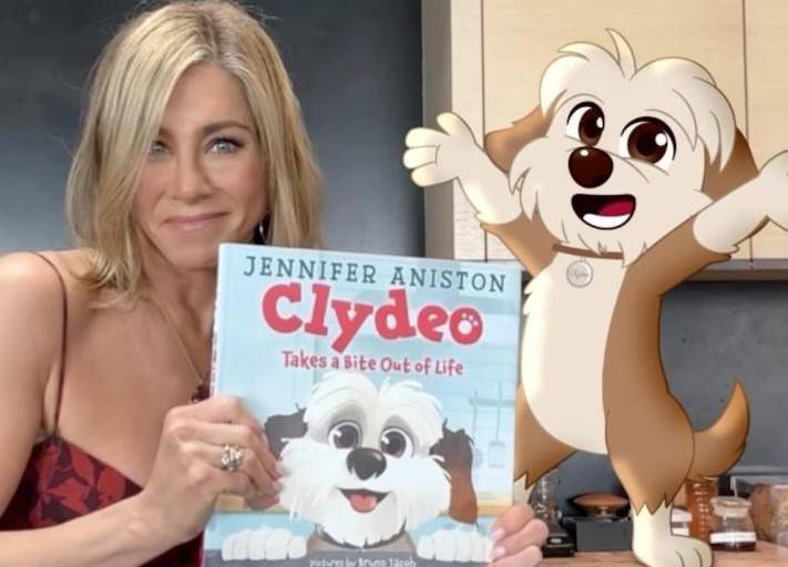 Promueve Jennifer Aniston la adopción de perros con su nuevo libro