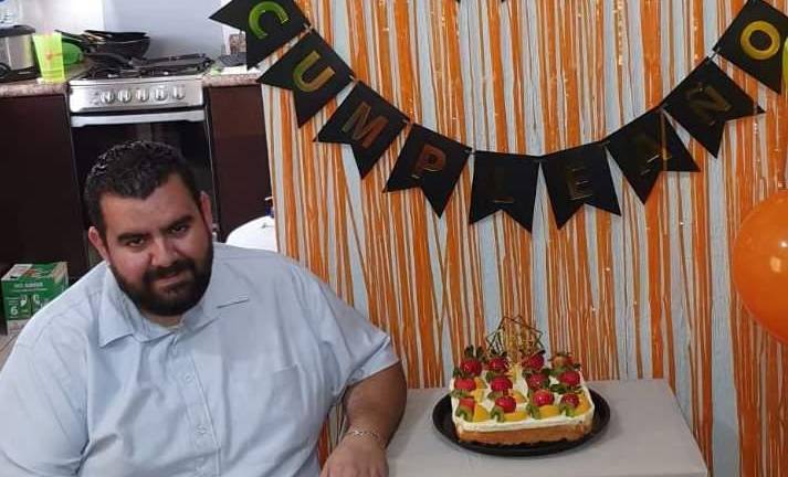 Javier Ernesto Zúñiga celebra feliz su cumpleaños