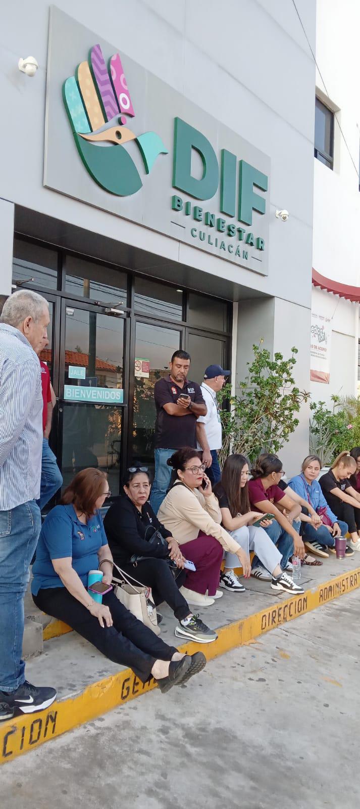 $!Trabajadores del DIF Culiacán protestan por recorte a sueldos; acusan retiro de prestaciones desde enero