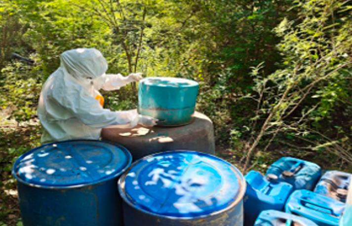 $!Inhabilitan laboratorio clandestino y centros de acopio de químicos en la zona rural de Culiacán