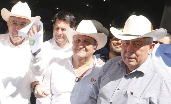 Leonel Cota Montaño estuvo presente en la inauguración de la Expo Agro 2024 en Culiacán.