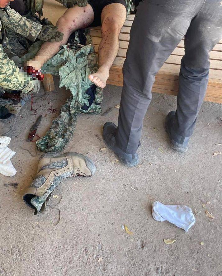 $!Atacan con dron a militares en Culiacán; hallan vehículo militar clonado y ponchallantas en la zona