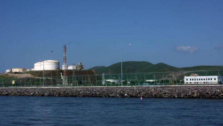 Planta de amoniaco que está ubicado en una zona natural protegida en Topolobampo.