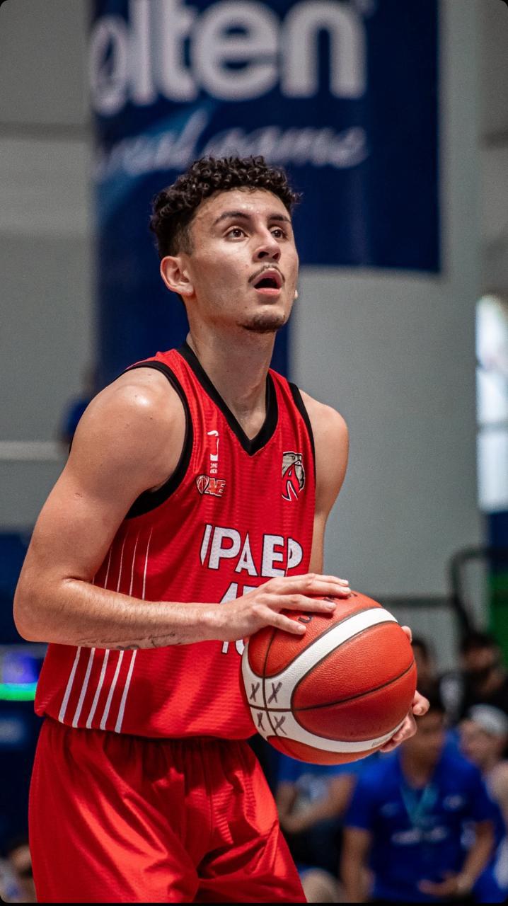 $!‘Mambito’ vuela alto con UPAEP: el talento mazatleco que brilla en el basquetbol universitario