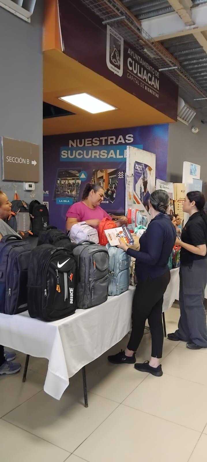 $!Instalan Feria de Regreso a Clases en Culiacán para apoyar economía familiar
