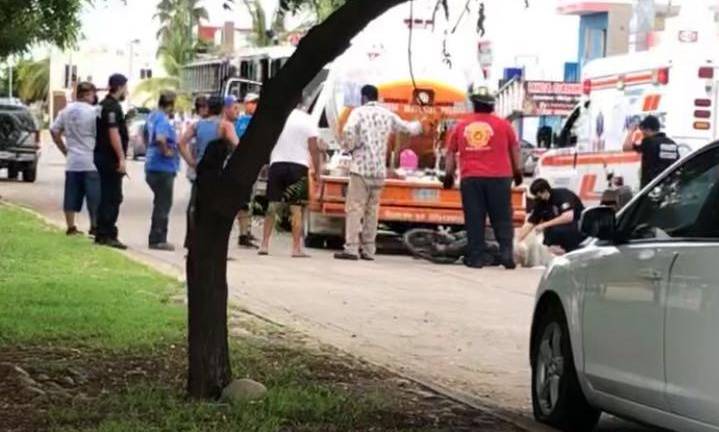 Camión distribuidor de gas atropella a adulto mayor, lo trasladan y muere en hospital en Mazatlán