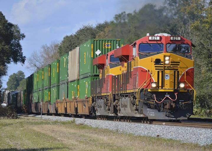 AMLO dice que no habrá dinero para Grupo México por ocupación de vías férreas