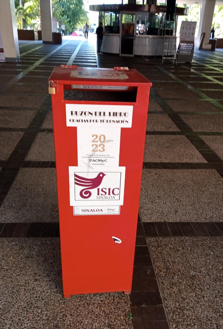 $!Denuncian robo de buzón para libros en Palacio de Gobierno en Culiacán