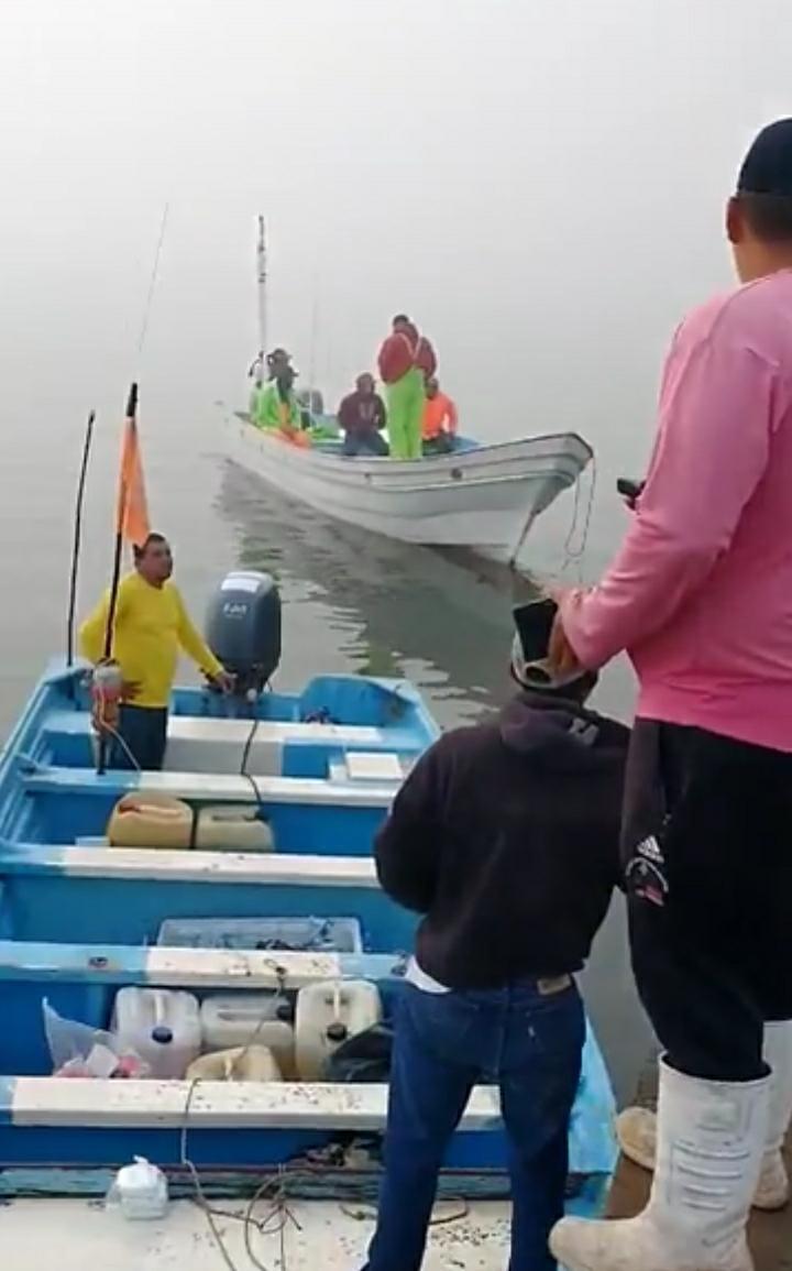 $!Familias piden ayuda al Gobierno para localizar a pescadores desaparecidos en Dautillos