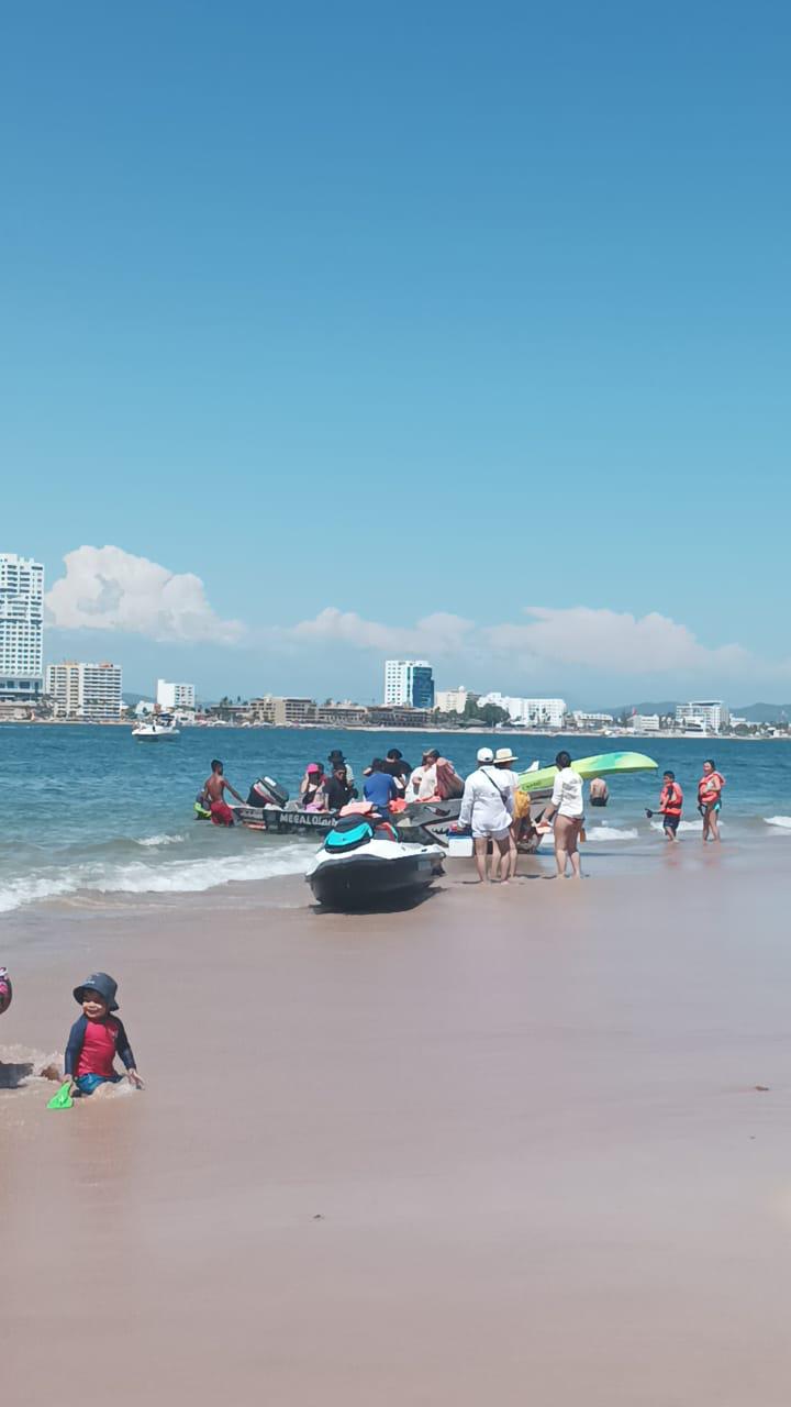 $!Disfrutan un domingo familiar en la Isla Venados