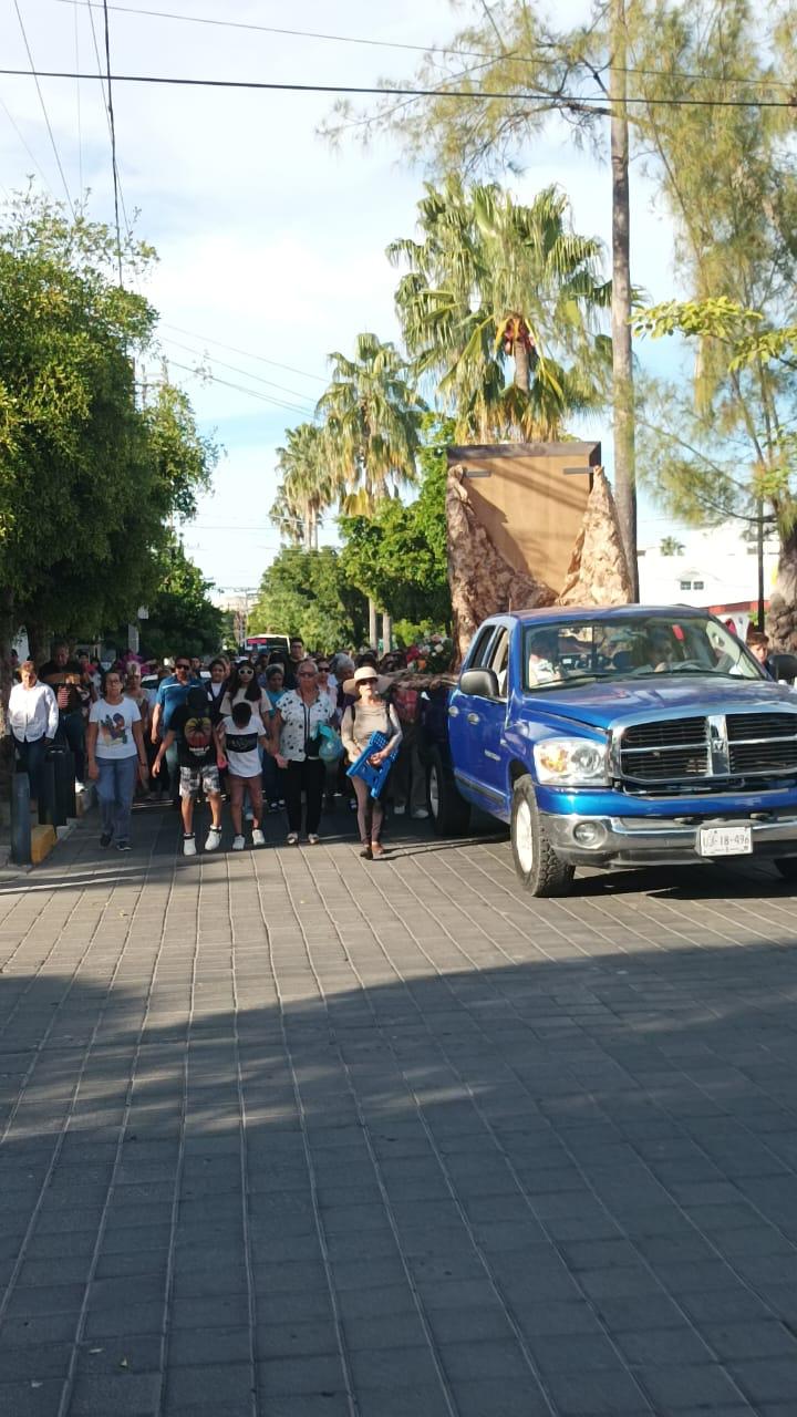 $!Se suman familias a procesión a La Puntilla para celebrar a la Virgen