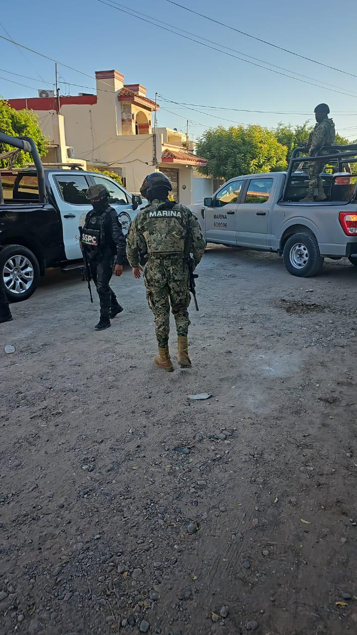 $!Catean dos domicilios de manera simultánea en diferentes sectores de Culiacán