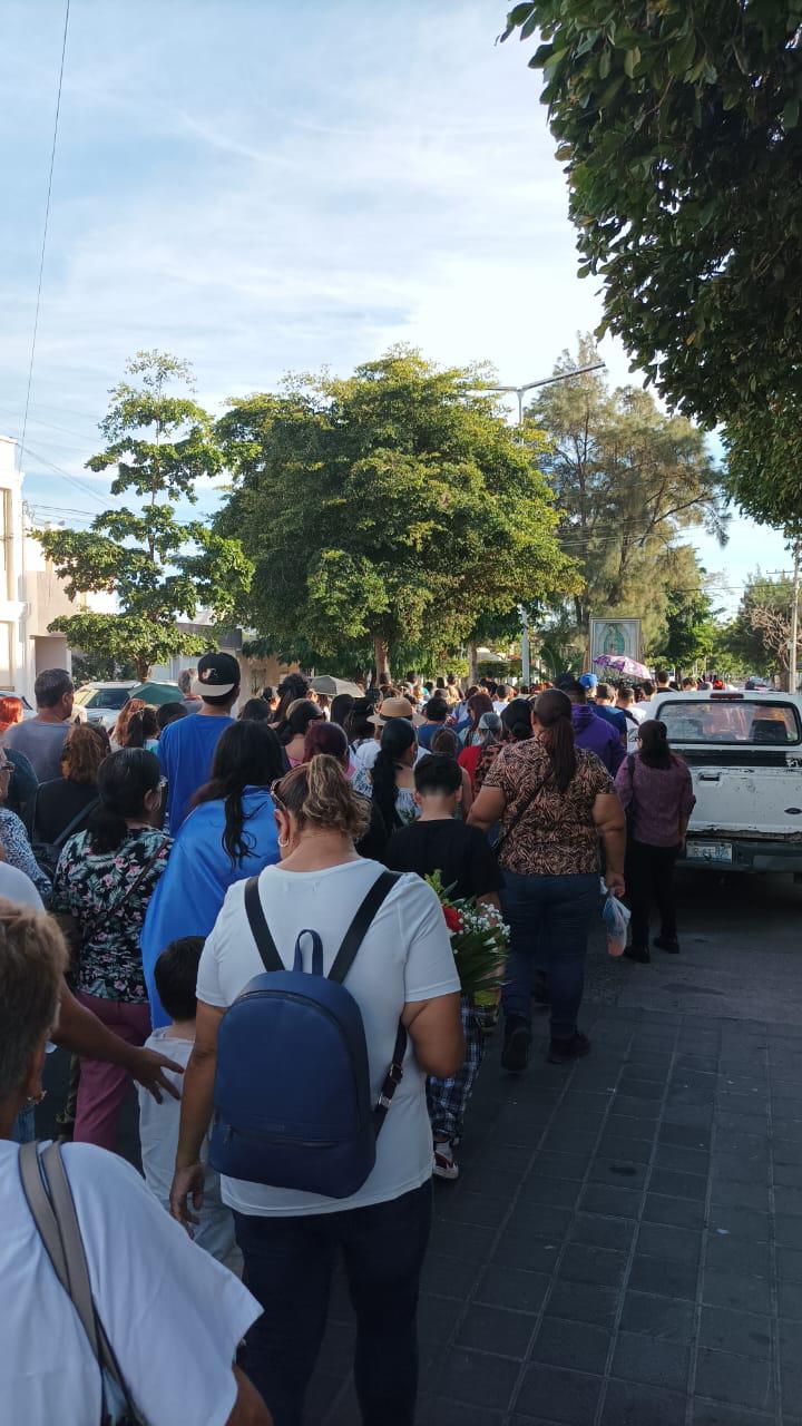 $!Se suman familias a procesión a La Puntilla para celebrar a la Virgen
