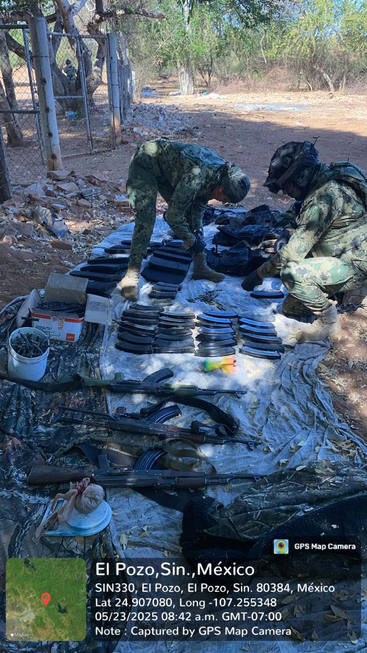 $!Detiene Marina a cinco civiles y asegura vehículos, arsenal y municiones en Culiacán