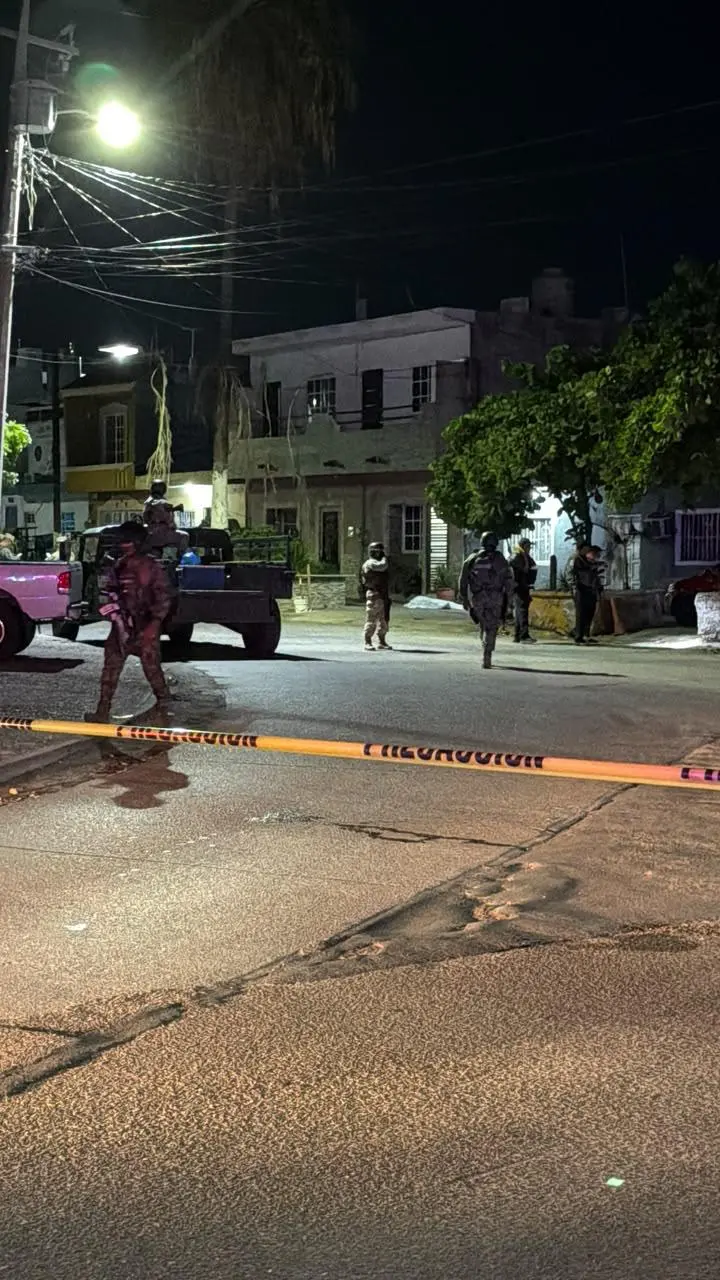 $!Asesinan a hombre al abrir la puerta de su casa en la Toledo Corro, en Mazatlán