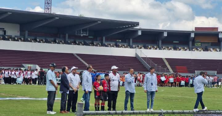 $!Atlas-Matamoros de Escuinapa recibe homenaje en Guadalajara por 30 años de formación deportiva sin fines de lucro