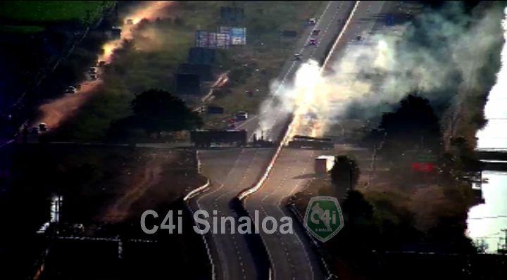 Autoridades reportan bloqueos y vehículos incendiados en Culiacán y Los Mochis