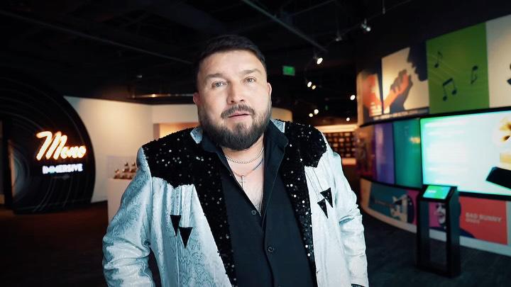 $!Poncho Lizárraga agradece al Museo del Grammy por este reconocimiento.