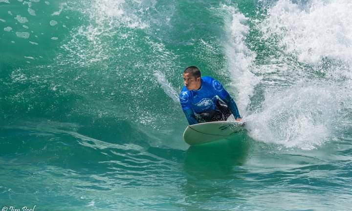 Martín ‘Shutama’ Díaz domina las olas y se cuelga el bronce en el US Open Adaptive Surfing