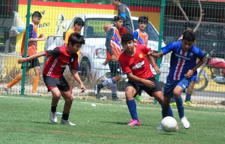 AM Sport golea a Futbol Barry en Liga de Futbol Juvenil B