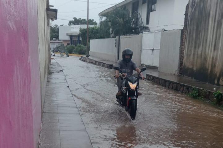$!Protección Civil mantiene monitoreo en Rosario por lluvias de Raymond; sin riesgo para la población