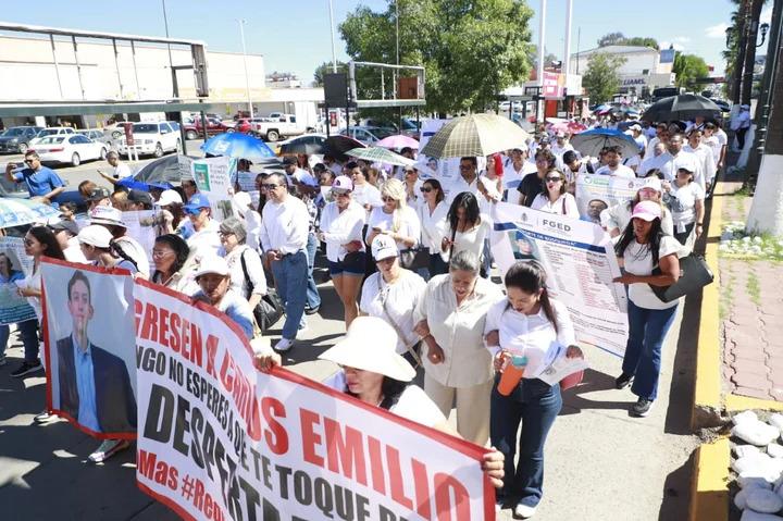 $!‘Durango lo vio crecer, Sinaloa nos los quitó’, gritan para exigir la localización de Carlos Emilio, desaparecido en Mazatlán