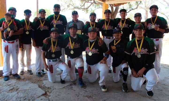 Familia Soriano, campeona de la Juvenil Mayor.