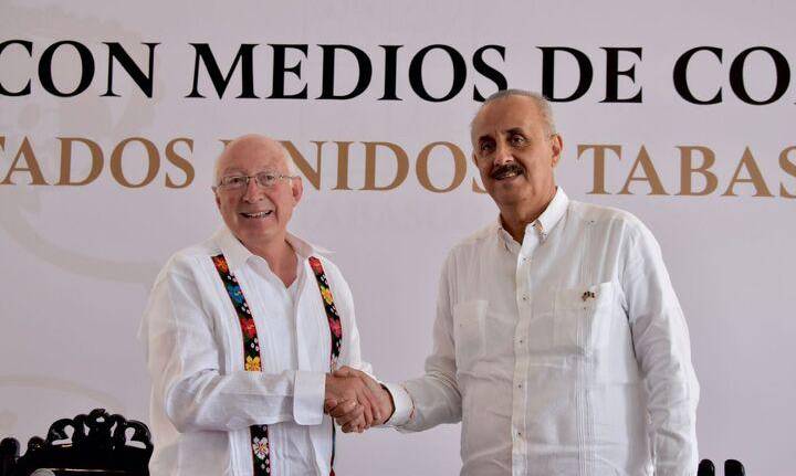 Ken Salazar estuvo en Tabasco con el Gobernador Carlos Merino.
