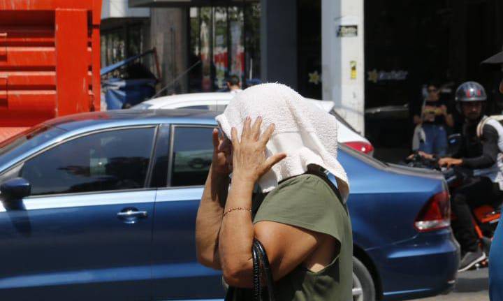 Los casos de pacientes no graves por el calor se han incrementado principalmente en Culiacán y los municipios más grandes de Sinaloa, dijo el Secretario de Salud.