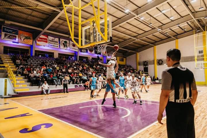 Delfines de Mazatlán sufre en casa de Liebres de Guasave, en el Cibapac