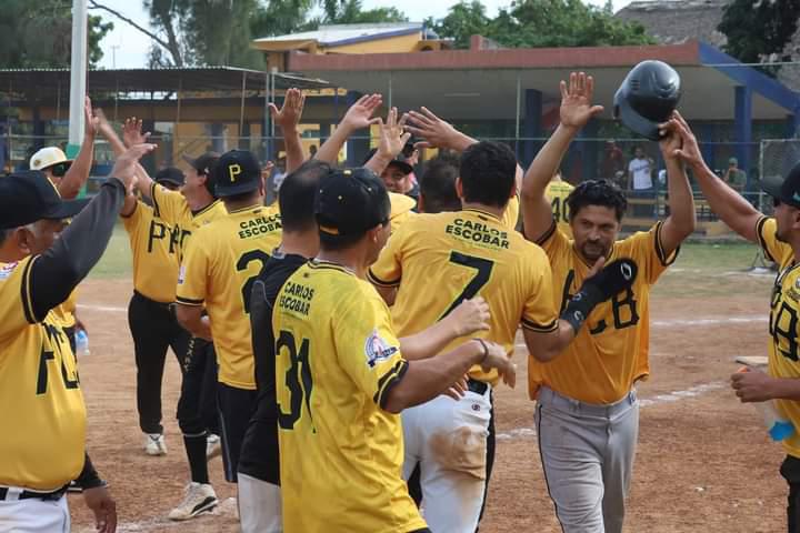 El beisbol mazatleco se pone de luto con la muerte de Julián Dávalos