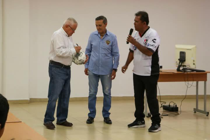 $!Atlas-Matamoros de Escuinapa celebra su 29° aniversario con una jornada deportiva