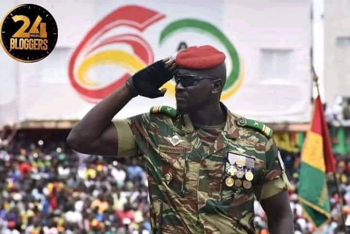 ‘Un coloso impresionante’. Quién es Mamady Dumbuya, autor del golpe en Guinea