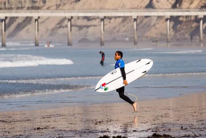 $!Martín ‘Shutama’ Díaz domina las olas y se cuelga el bronce en el US Open Adaptive Surfing
