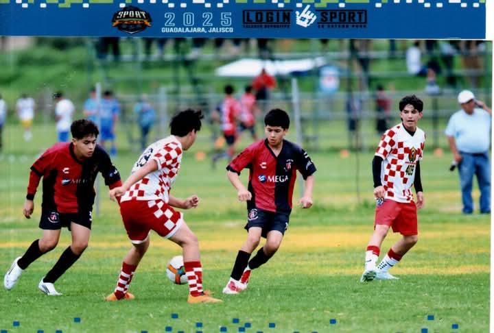 $!Atlas-Matamoros de Escuinapa recibe homenaje en Guadalajara por 30 años de formación deportiva sin fines de lucro