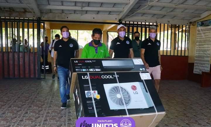 Los equipos de aire acondicionado.