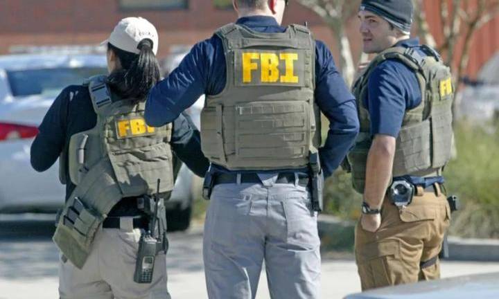 La FBI abrió una ‘Línea de Información de Medios Digitales’ donde se podrían compartir fotografías y videos de dicho caso.