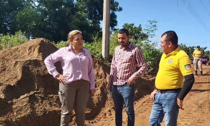 La Alcaldesa Claudia Valdez y otros funcionarios recorrieron zonas afectadas en Rosario por la tormenta “Norma”.