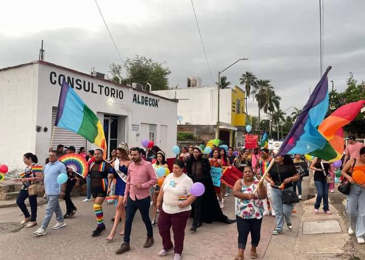 Con marcha y coronación, en Rosario celebran el día del Orgullo