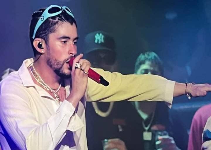 Arremete Bad Bunny contra el gobierno de Puerto Rico durante su concierto