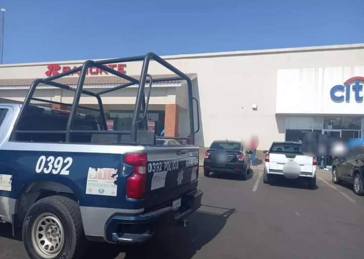 Roban casi 40 mil pesos a un hombre al interior de un banco en Culiacán