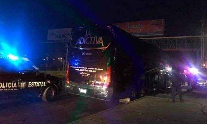 El camión de Banda La Adictiva recibió un impacto de bala