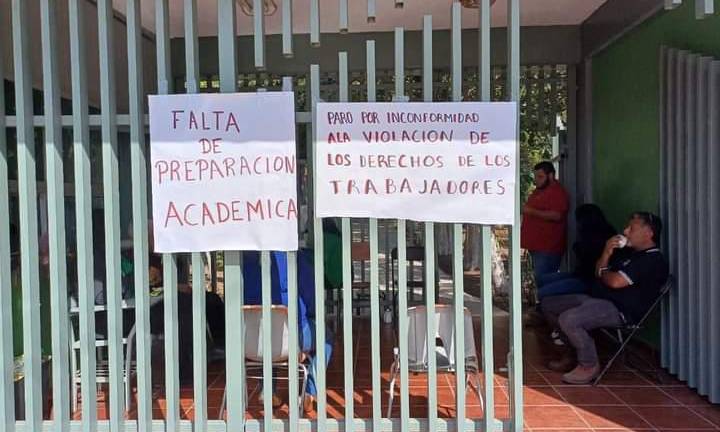 Protesta en las instalaciones del Cobaes en la comunidad de Chinitos, en Angostura.