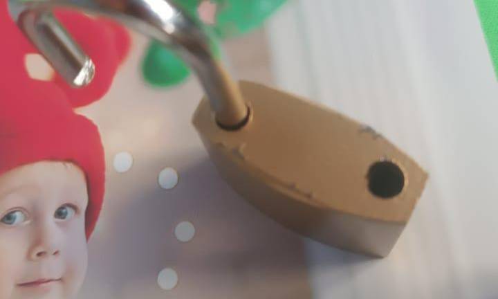 Se reportó que los candados del establecimiento fueron forzados.