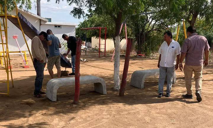 El Gobierno de Mazatlán realiza mejoras en espacios públicos de la zona rural.